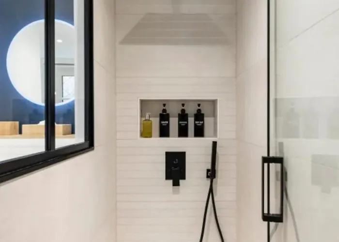 La Petite Source Centre 2 Guests