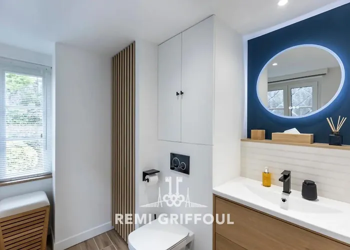 La Petite Source Centre 2 Guests